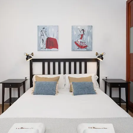 C92 - Rustic Two Bedrooms With Terrace Малага