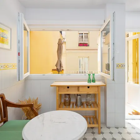 C92 - Rustic Two Bedrooms With Terrace