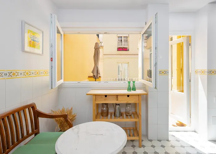C92 - Rustic Two Bedrooms With Terrace